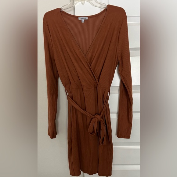 white birch Dresses & Skirts - Long sleeve boutique brand dress NWT